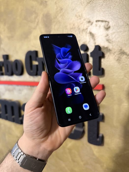 Samsung Galaxy Z Flip3 128GB 8GB RAM SM-F711B Duos