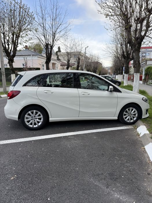 Mercedes Benz B180, automat, benzina, padele volan, impecabil, senzori
