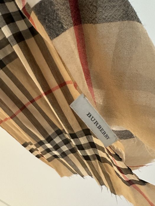 Оригинален шал Burberry