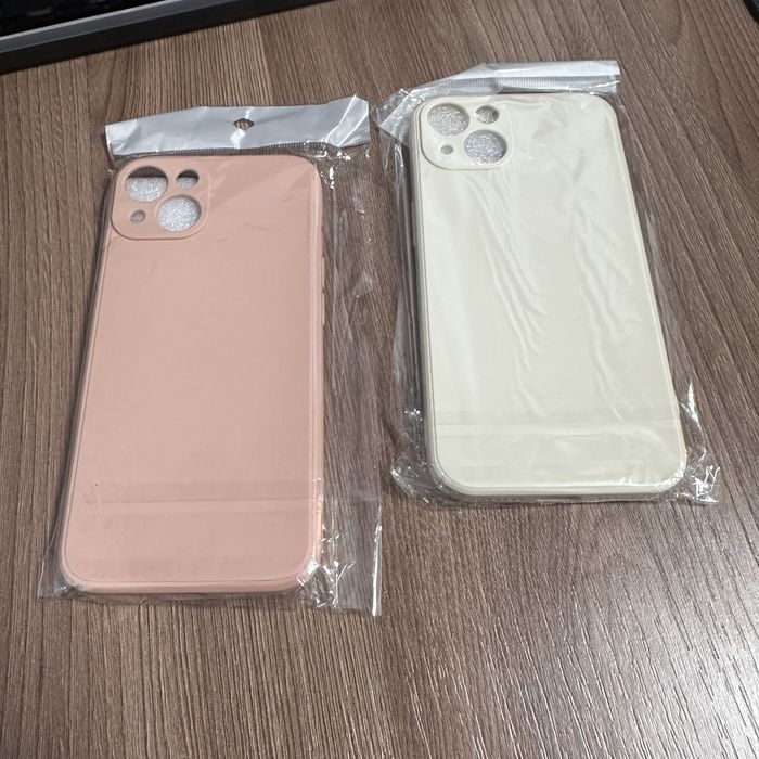 Отдам даром 2 чехла IPhone 13