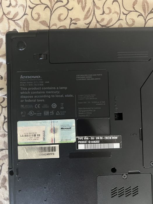 Vand laptop Lenovo