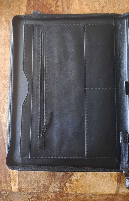 папка за документи естествена кожа черна с цип А4 внос от Италия