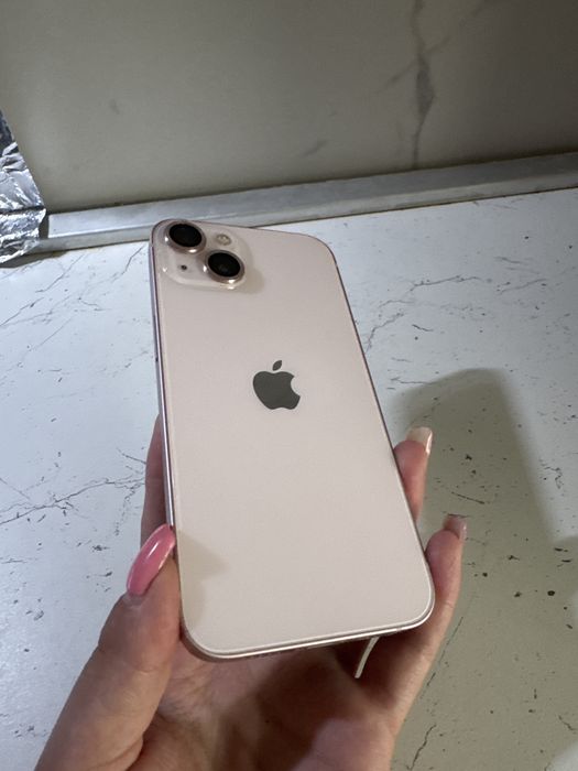 iPhone 13 с хорошем состоянии