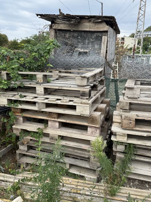 Продавам палети.