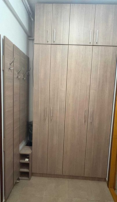 Vând două corpuri de mobilier