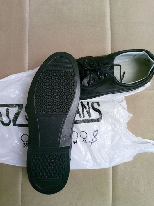 Мужские туфли , и чёрные 41 р.