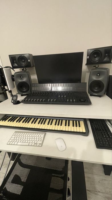 Продам стол компьютерный,для студий