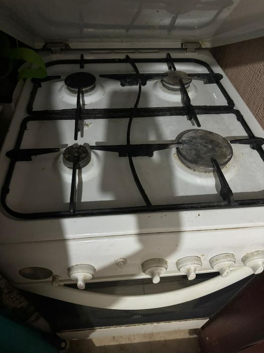 диван,газ плита б/у