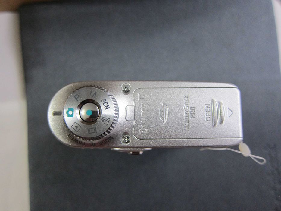Sony DSC-F88 carte