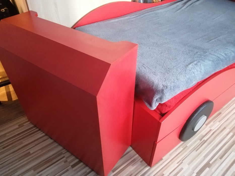 Легло-кола на 2 нива с матраци, ракла и предница за кормило