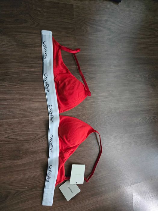 Нов Calvin Klein сутиен и бикини М оригинален с етикети