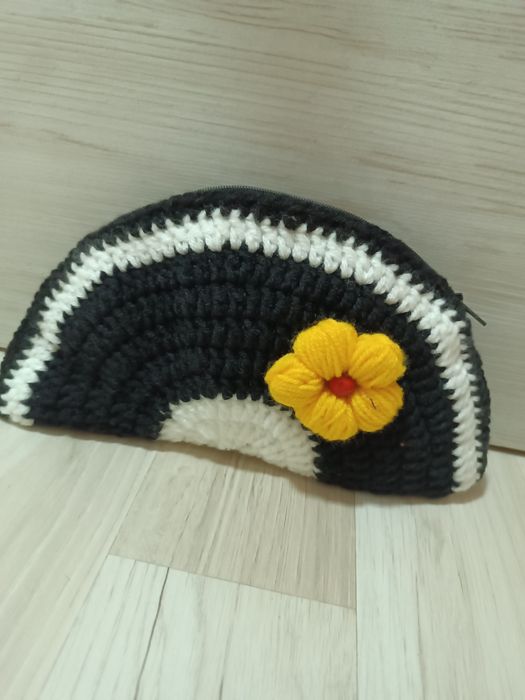 Плетен несесер с цип