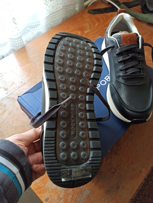 Кроссовки оригинал кожаные