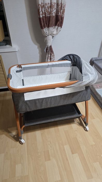 Продам детскую кроватку-манеж