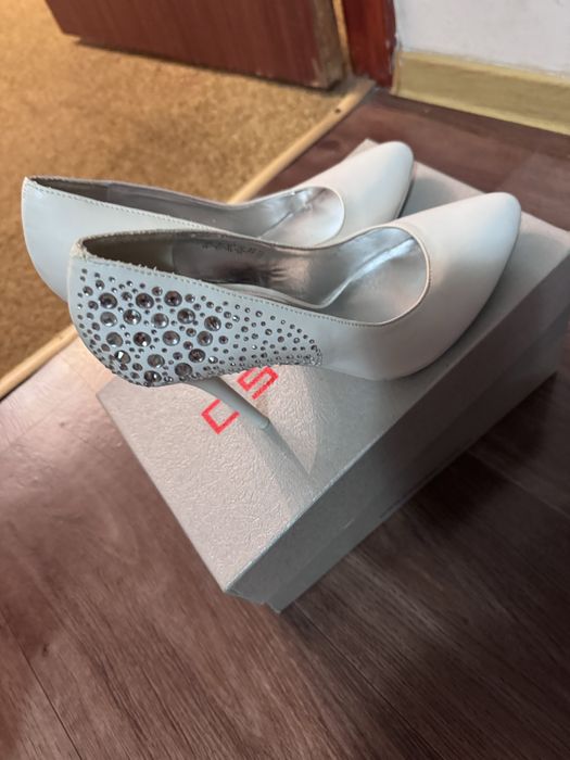 Разный размерде туфлилар