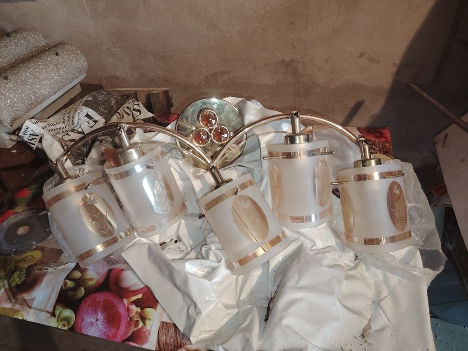 Продам люстру в хорошем состоянии