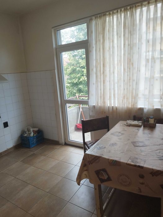 Дава се под наем Тристаен апартамент в Плевен, Идеален център - 90 кв.м за 306 € - Снимка #5