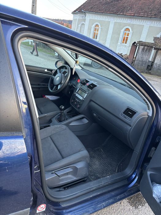 Volkswagen Golf 2005 diesel, 2.264 € — imagine 5