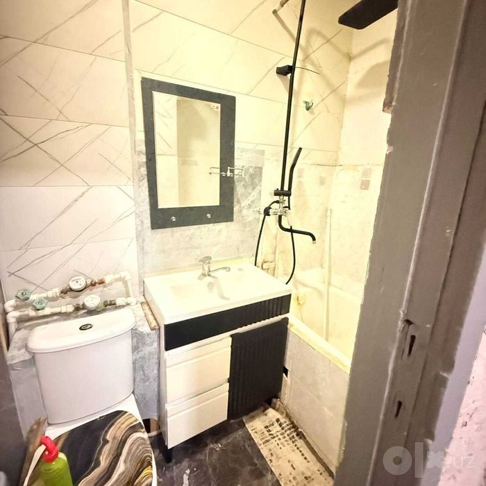 Срочно 1хона 4этаж подъездный сотилади .