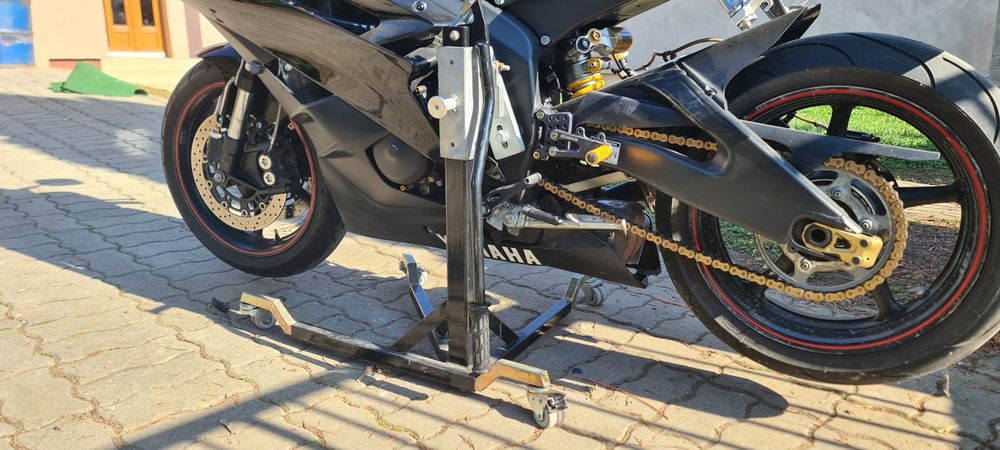 Vând Yamaha R6 RJ11