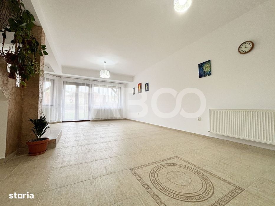 Unitate duplex cu 6 camere curte generoasa de inchiriat zona Buna Ziua