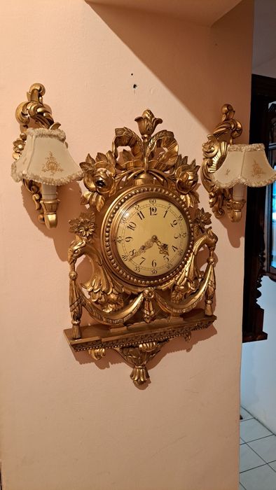 Ceas cu pendul de perete vechi