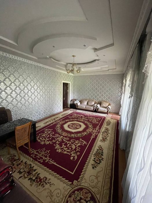 Hovli sotiladi 10 sotix