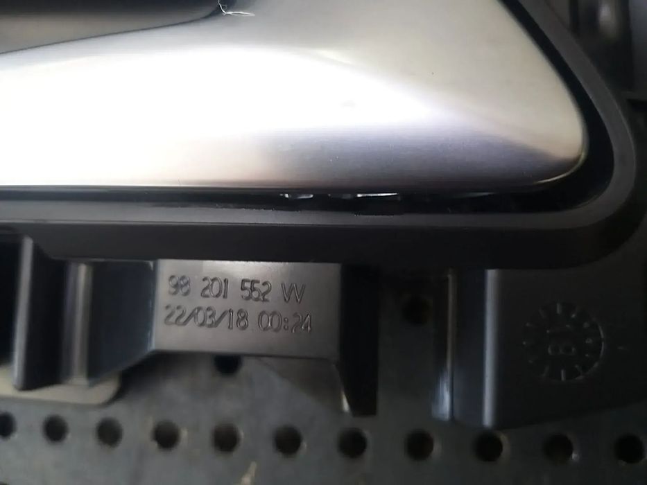 Maner interior dreapta spate peugeot 3008 2 98201552
