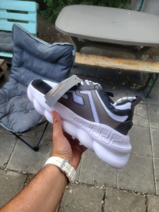 Versace chain reaction