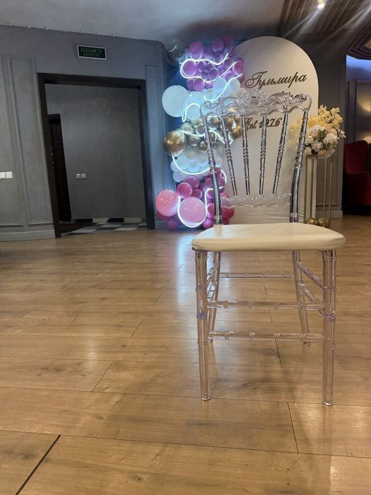 Аренда столов, стульев.