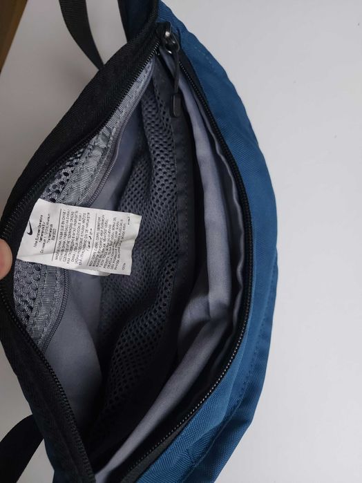 Nike ,чанта през рамо банан ,като нова