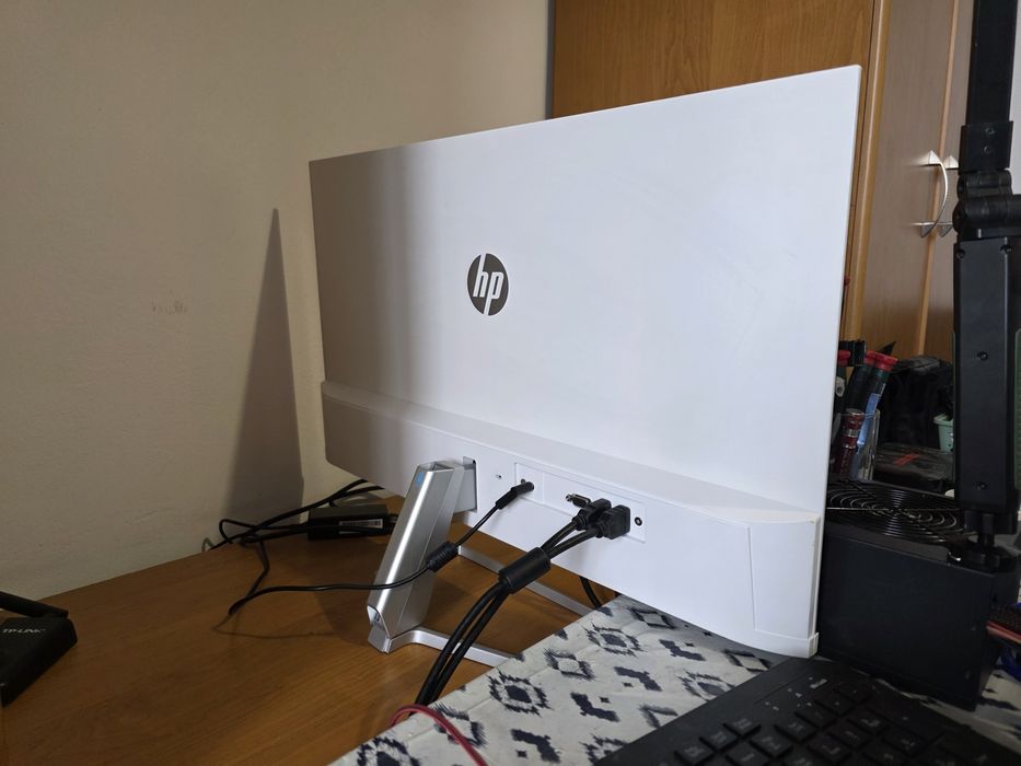 Монитор hp M 27fw full hd