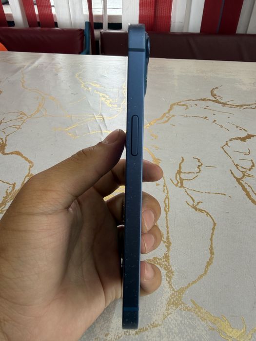Продам iPhone 13 в хорошем, рабочем состоянии.