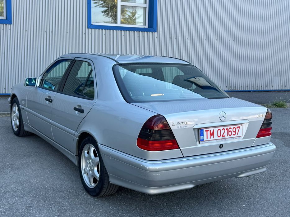 Mercedes C 220 CDI SPORT fara rugina (unic propietar )