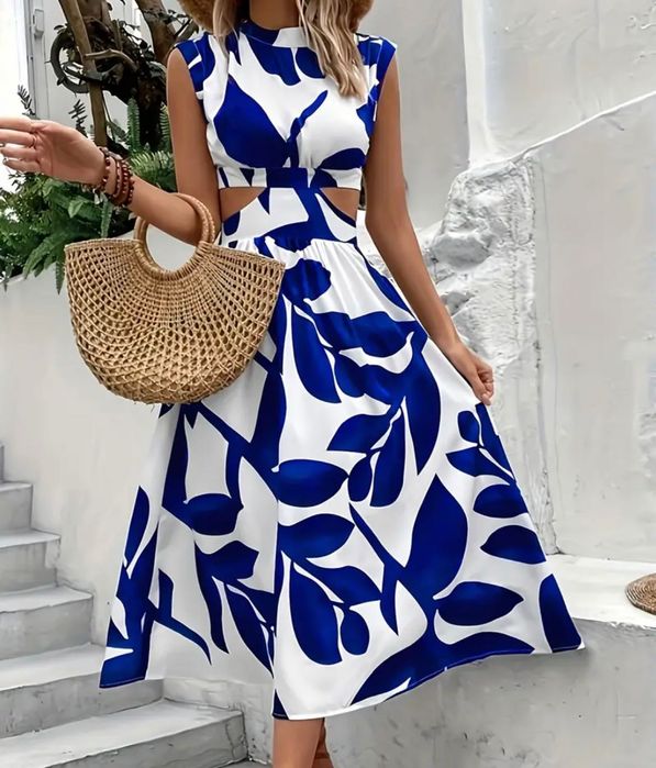 Красива лятна рокля в синьо и бяло