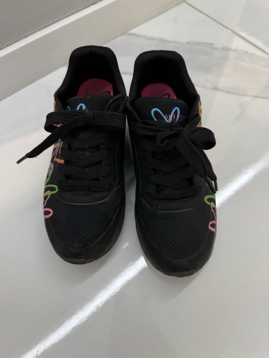 Skechers сникърси/маратонки за момиче номер 35.5