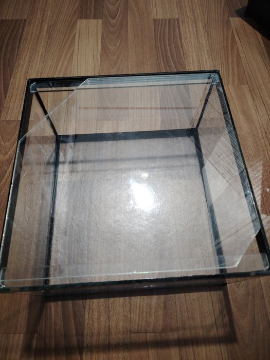 Аквариум/террариум стеклянный б/у