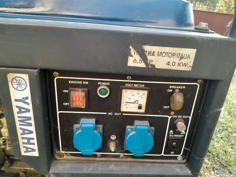 Vând generator 4 kv pe benzina