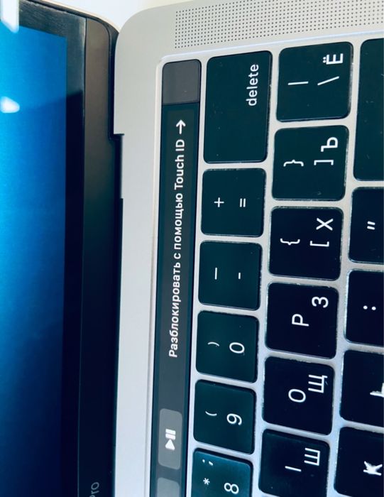Macbook pro 13 2019 touchbar