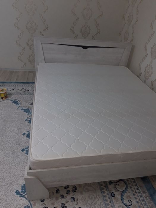 кровать двухспальный