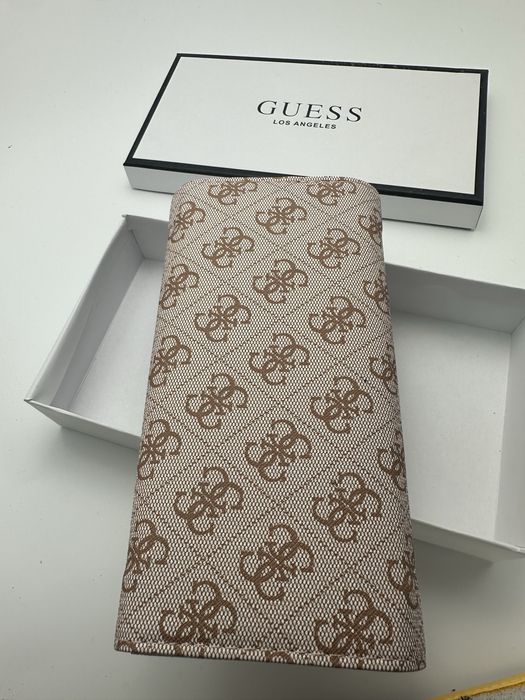 Portofel dama Guess