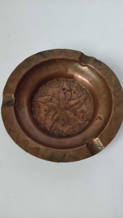 Медни пепелници гравирано дъно