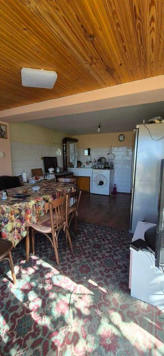 Къща с двор в село Горно Изворово