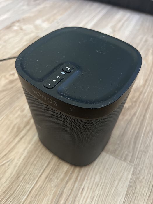 Sonos play 1  ,  мощная ,умная wi-fi колонка.