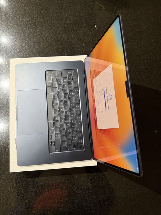 MacBook Air 15 inch 256GB