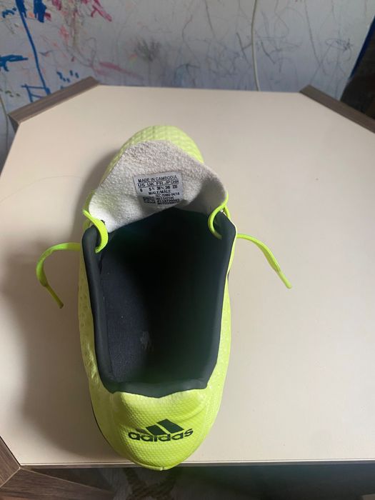 Super preț 100 Ron adidasi crampoane