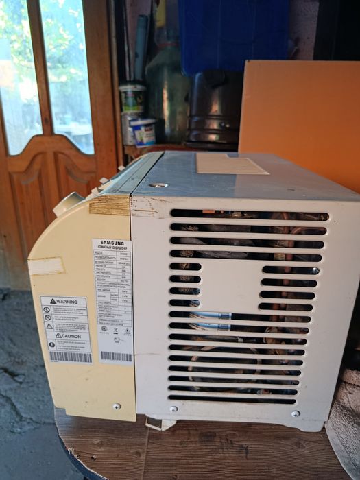 Продам кондер оконный новый