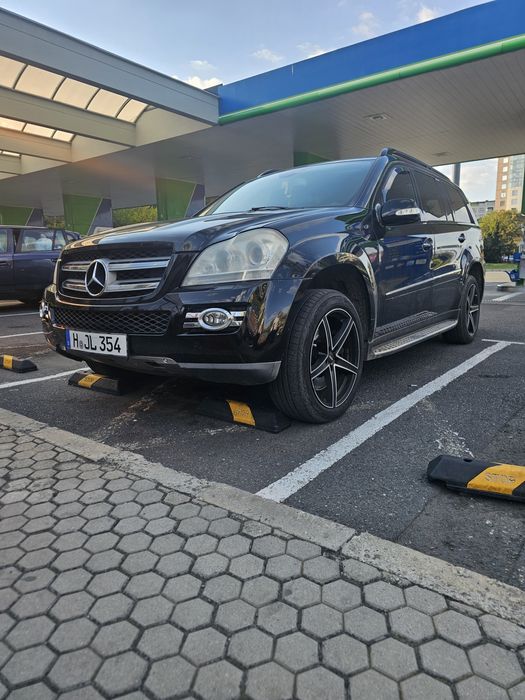 Продавам Мерцедес Гл320