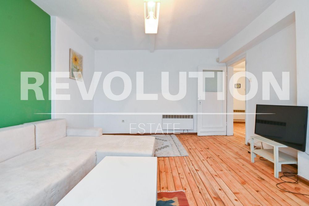 Дава се под наем Двустаен апартамент в София, Център - 95 кв.м за 548.25 € - Снимка #1