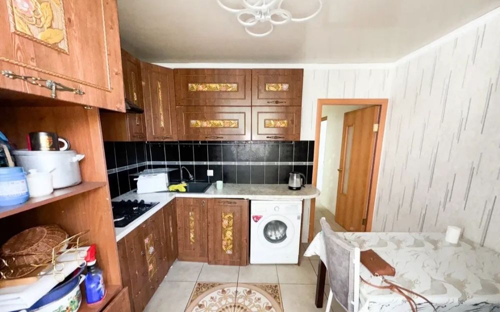 продам 4-х ком. 90кв. центр 2-этаж